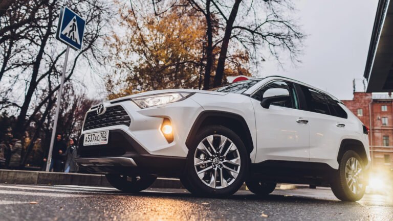 Best Crossovers With Best MPG: Top Picks for 2025