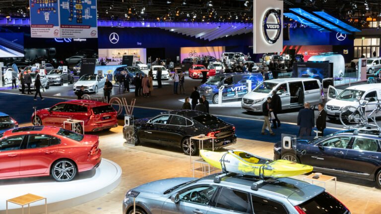 Top Auto Industry Trends Shaping the Market Now and Beyond