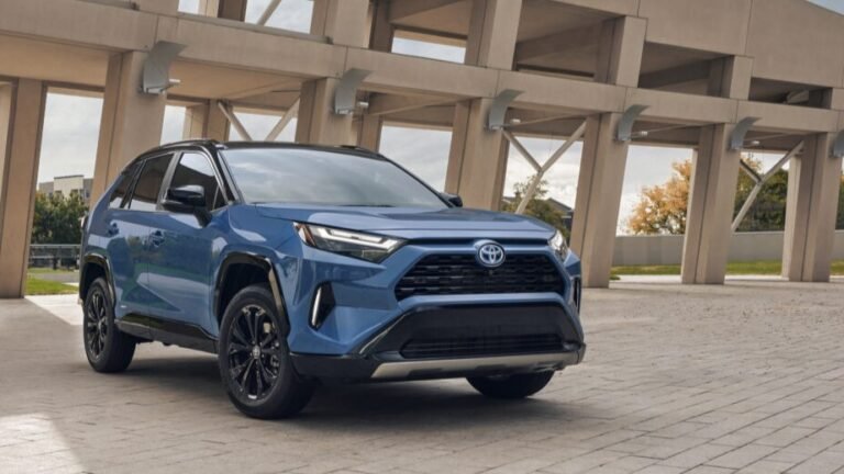 2024 Toyota RAV4 Top Review: Expert Ratings & Highlights