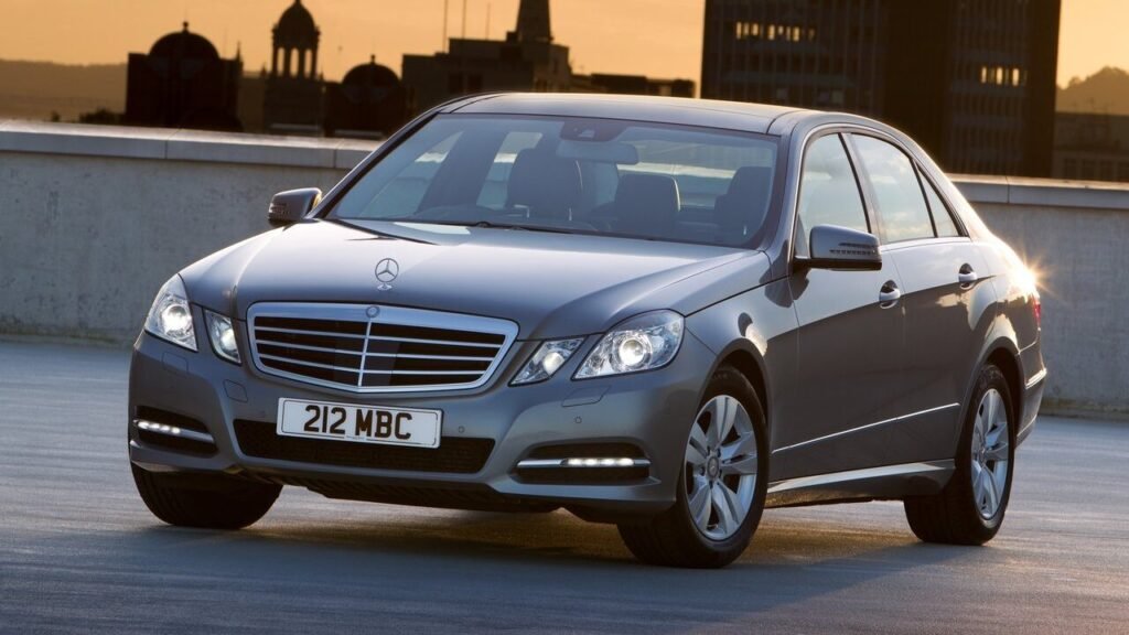 Mercedes-Benz E350 BlueTEC Hybrid