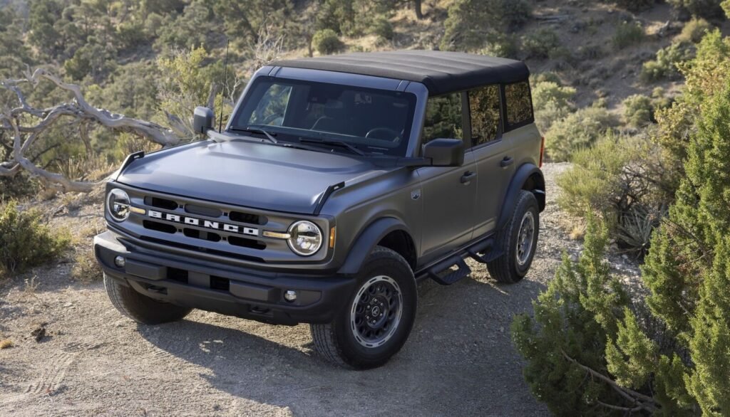 2022 Ford Bronco top