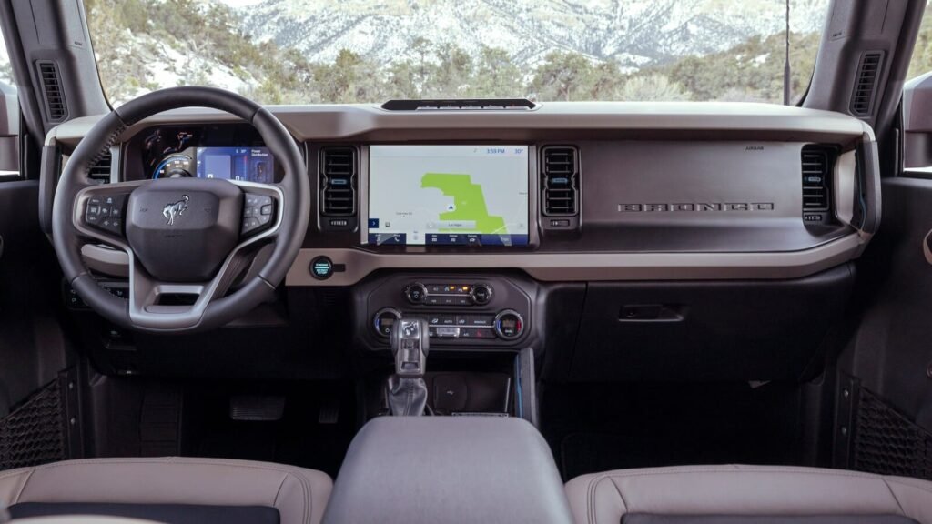 Ford_Bronco interior