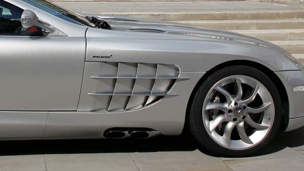 Mercedes-SLR McLaren exhaust